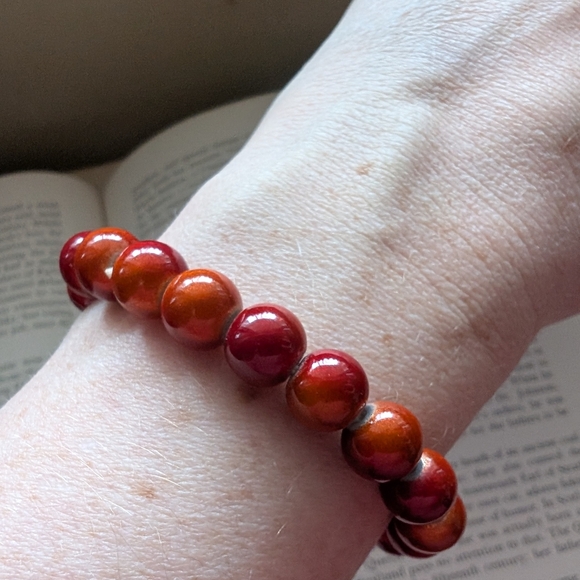 Red and Orange Beaded Bracelet - Picture 4 of 7